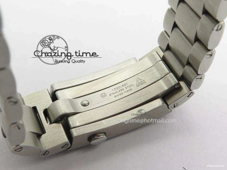 0715 UrbanChic Master Chronometer 45mm SS JHF Black Dial On SS Bracelet A 8248